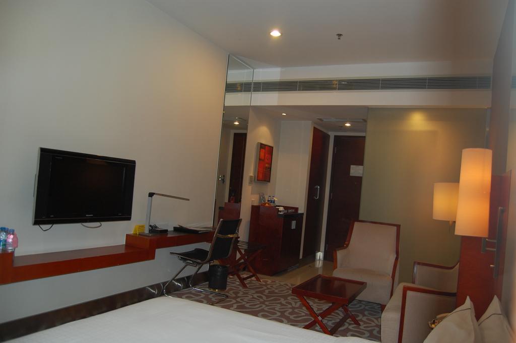 Shenzhen Caa Holy Sun Hotel, Luohu Railway Station ภายนอก รูปภาพ